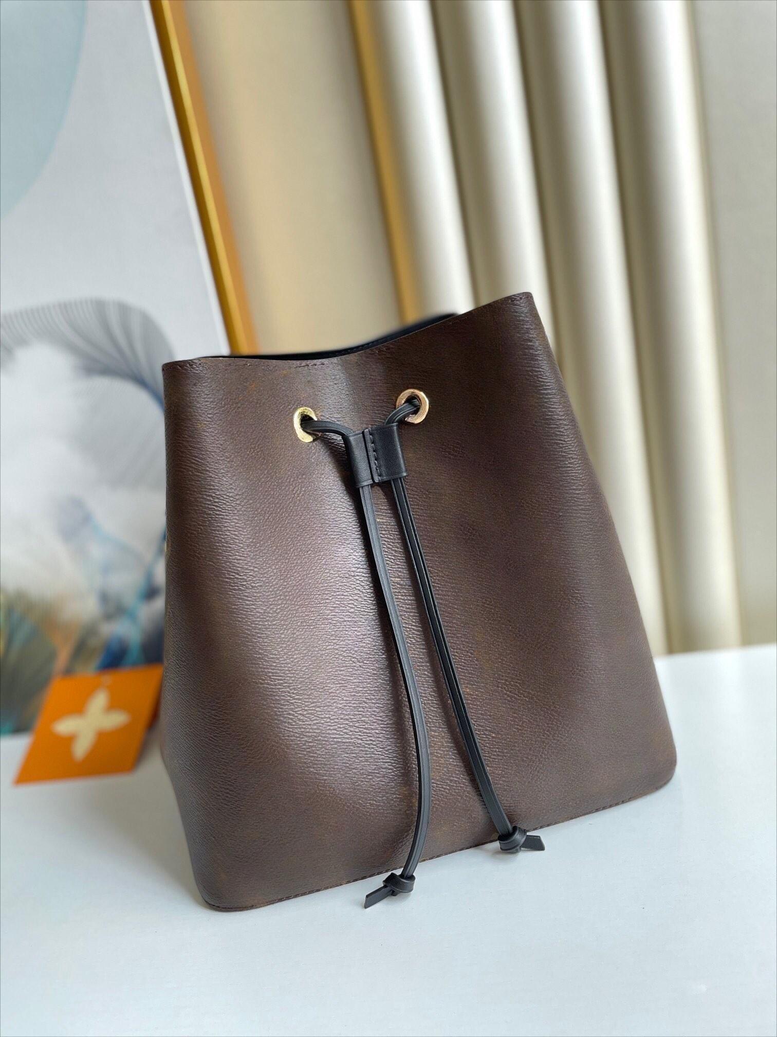 5A Designer Famous handbags shoulder bags leather bucket bag women flower printing crossbody bag purse, Red
5A Designer Famous handbags shoulder bags leather bucket bag women flower printing crossbody bag purse, Red