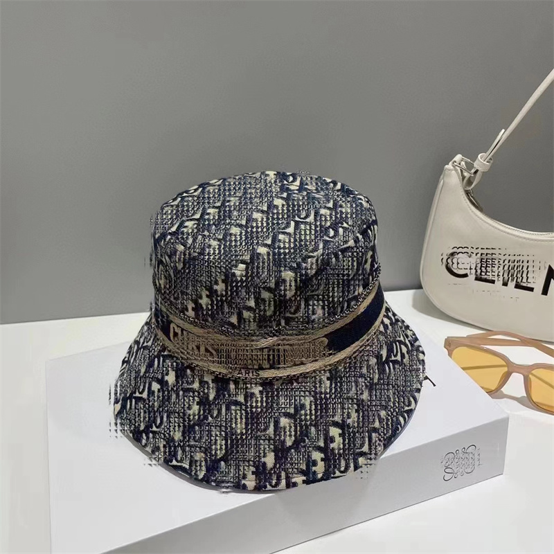 2023 Brand Classic Fisherman Hat Designer Men's and Women's Autumn and Winter Sunscreen and Sunshade Versatile Bucket Hat, Grey
2023 Brand Classic Fisherman Hat Designer Men's and Women's Autumn and Winter Sunscreen and Sunshade Versatile Bucket Hat, Grey