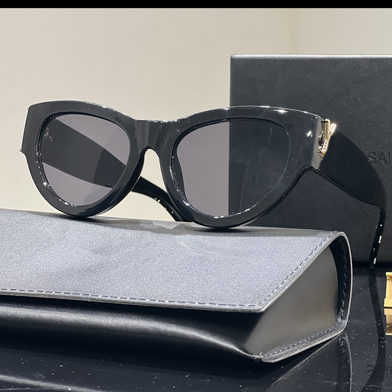 Women's Luxury Designer Sunglasses, Classic Checkered, Waterproof and UV Polarized, Men's and Women's Sunglasses good nice
Women's Luxury Designer Sunglasses, Classic Checkered, Waterproof and UV Polarized, Men's and Women's Sunglasses good nice