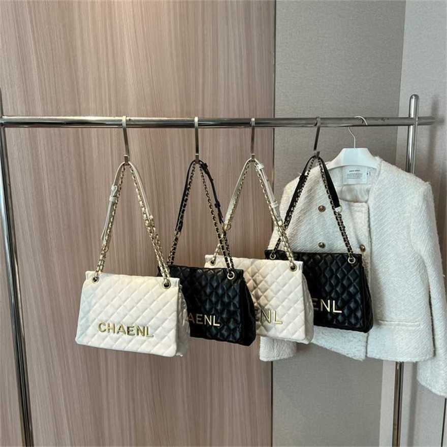 19% OFF 2023 handbag New Fashion Lingge Chain Embroidered Thread Letter Simple Texture Single Shoulder Crossbody Handheld Women's Bag, Large white
19% OFF 2023 handbag New Fashion Lingge Chain Embroidered Thread Letter Simple Texture Single Shoulder Crossbody Handheld Women's Bag, Large white