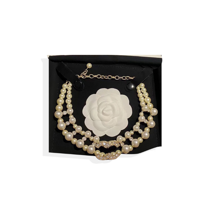 18K Gold Pearl Chain Necklace Fashion New Designer Choker Luxury Love Pendant Necklace High Quality Gifts Love Jewelry Fashion Girl Family Jewelry Wholesale
18K Gold Pearl Chain Necklace Fashion New Designer Choker Luxury Love Pendant Necklace High Quality Gifts Love Jewelry Fashion Girl Family Jewelry Wholesale
