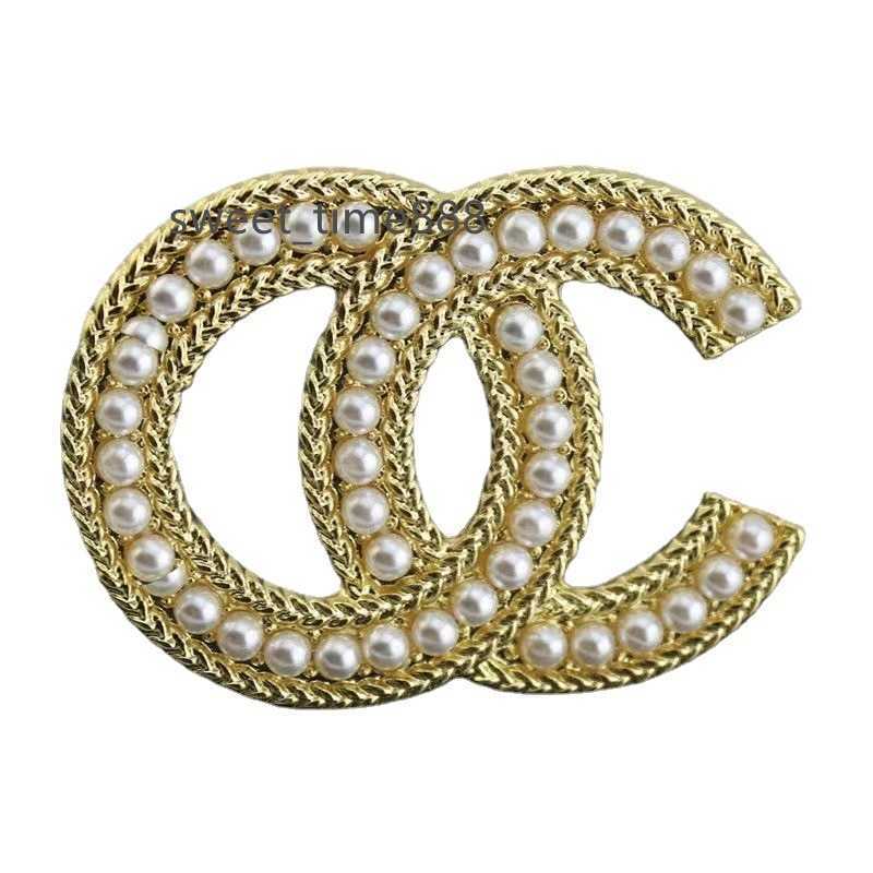 Luxury Pearls Crystal Brooches Designer Brand Letter Broach Jewelry For Women Jewlery Style
Luxury Pearls Crystal Brooches Designer Brand Letter Broach Jewelry For Women Jewlery Style