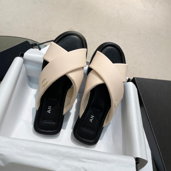 Summer new designer womens Slippers high-end comfort leather latex soft non-deformation letter labeling luxury sandals eu35-40, 10
Summer new designer womens Slippers high-end comfort leather latex soft non-deformation letter labeling luxury sandals eu35-40, 10