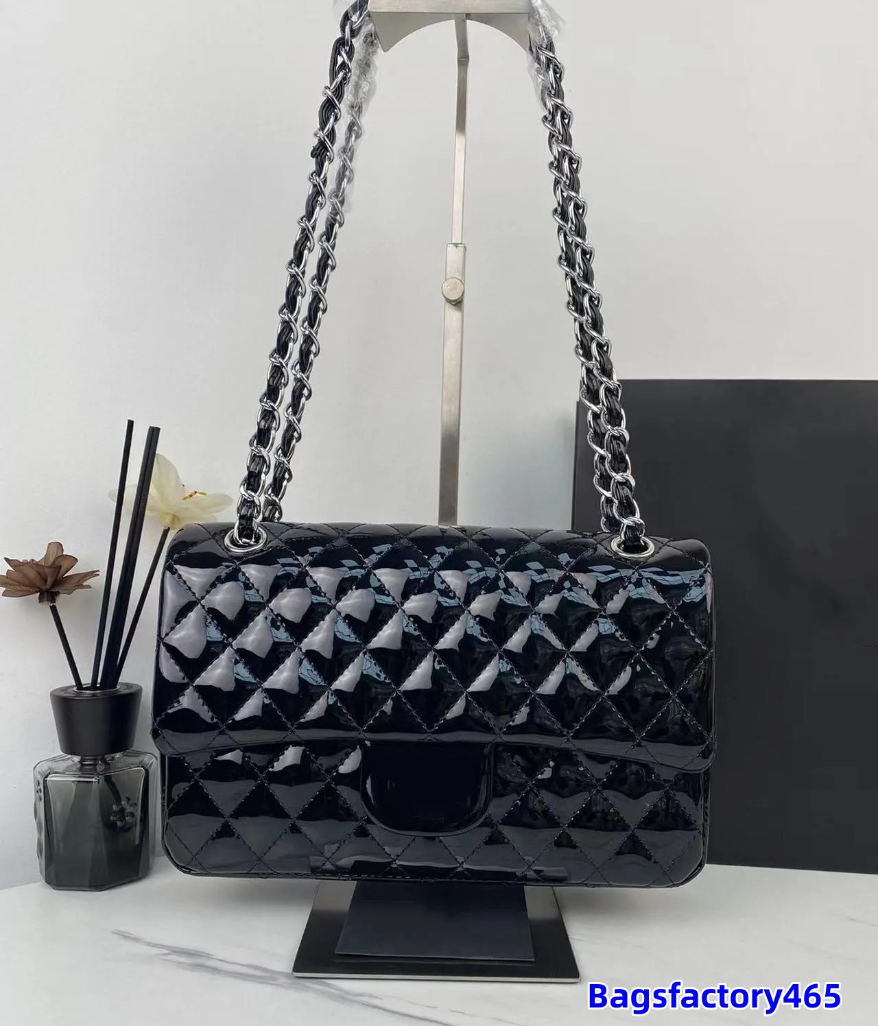 Women Classic Designer CC Bags Crossbody Bag Flap Shoulder Bag Leather Fashion Purse Of Gold And Silver Chain Matelasse Sheepskin Inclined Shoulder Bag Handbag, Style 1
Women Classic Designer CC Bags Crossbody Bag Flap Shoulder Bag Leather Fashion Purse Of Gold And Silver Chain Matelasse Sheepskin Inclined Shoulder Bag Handbag, Style 1