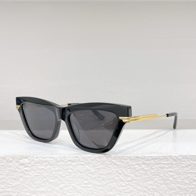 Sunglasses For Men Women Summer 1241 Designers Style Anti-Ultraviolet Retro Plate Full Frame Eyeglasses Random Box
Sunglasses For Men Women Summer 1241 Designers Style Anti-Ultraviolet Retro Plate Full Frame Eyeglasses Random Box