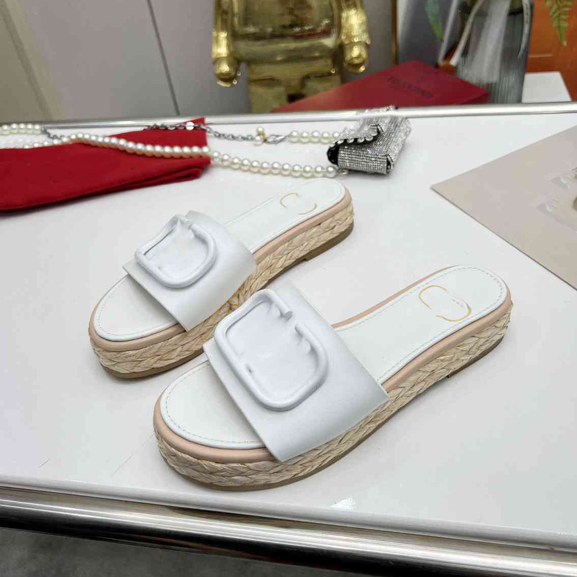 Designer Sandals Women Platform Sandal Leather Heels Slippers Valentinoity Slide Rubber Leather Sandal Summer Fashion fdxcv
Designer Sandals Women Platform Sandal Leather Heels Slippers Valentinoity Slide Rubber Leather Sandal Summer Fashion fdxcv