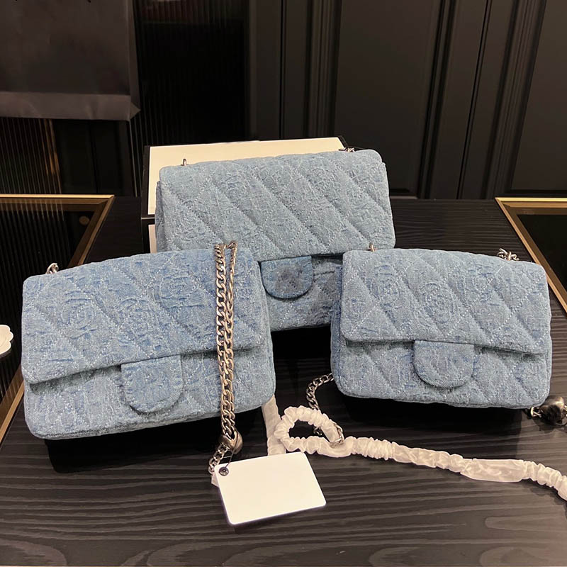 Embroidery Camellia Vintage Women'S Shoulder Bag Silver Hardware Three Sizes Classic Flap Versatile Crossbody Bag Mini Designer Purse Suitcases Clutch Birkin, Box
Embroidery Camellia Vintage Women'S Shoulder Bag Silver Hardware Three Sizes Classic Flap Versatile Crossbody Bag Mini Designer Purse Suitcases Clutch Birkin, Box