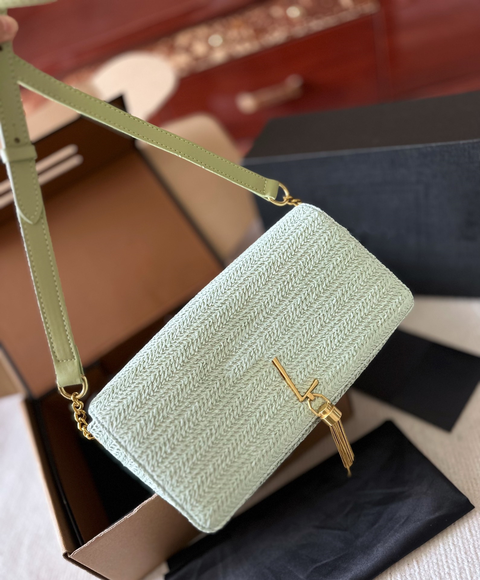 Fashion Women Shoulder bag Designer Woman Underarm Clutch Bag Handbag Purse Original Box Genuine Leather cross body chain high grade quality, Light green
Fashion Women Shoulder bag Designer Woman Underarm Clutch Bag Handbag Purse Original Box Genuine Leather cross body chain high grade quality, Light green