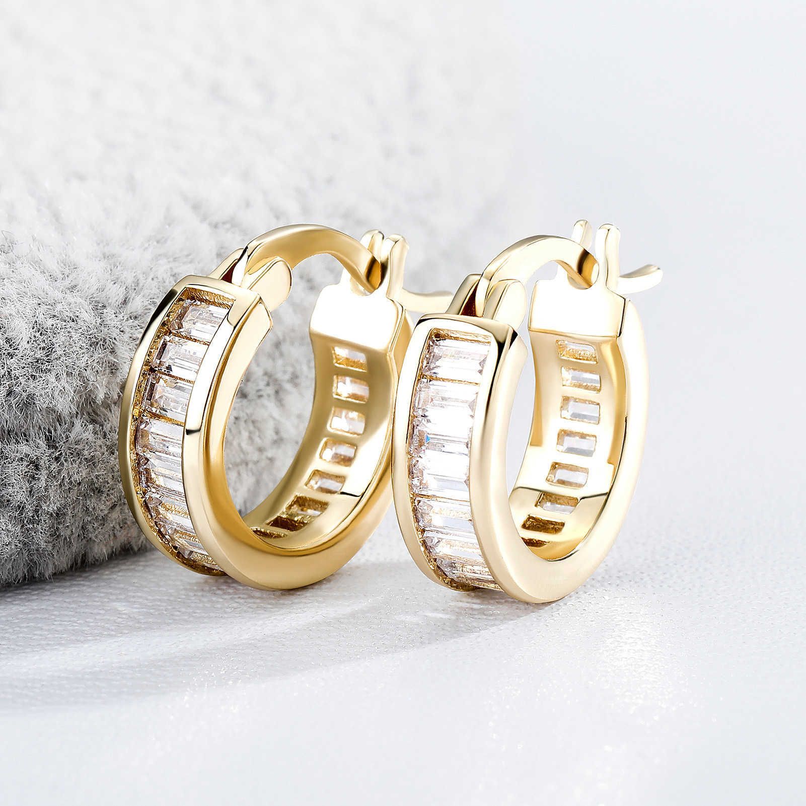Wolf Tide Square Baguette Zirconium Huggie Hoop Earrings For Men And Women Bling Cubic Zircoina Charms Earring Shiny Crystal Ear Ring Hip Hop Jewelry 