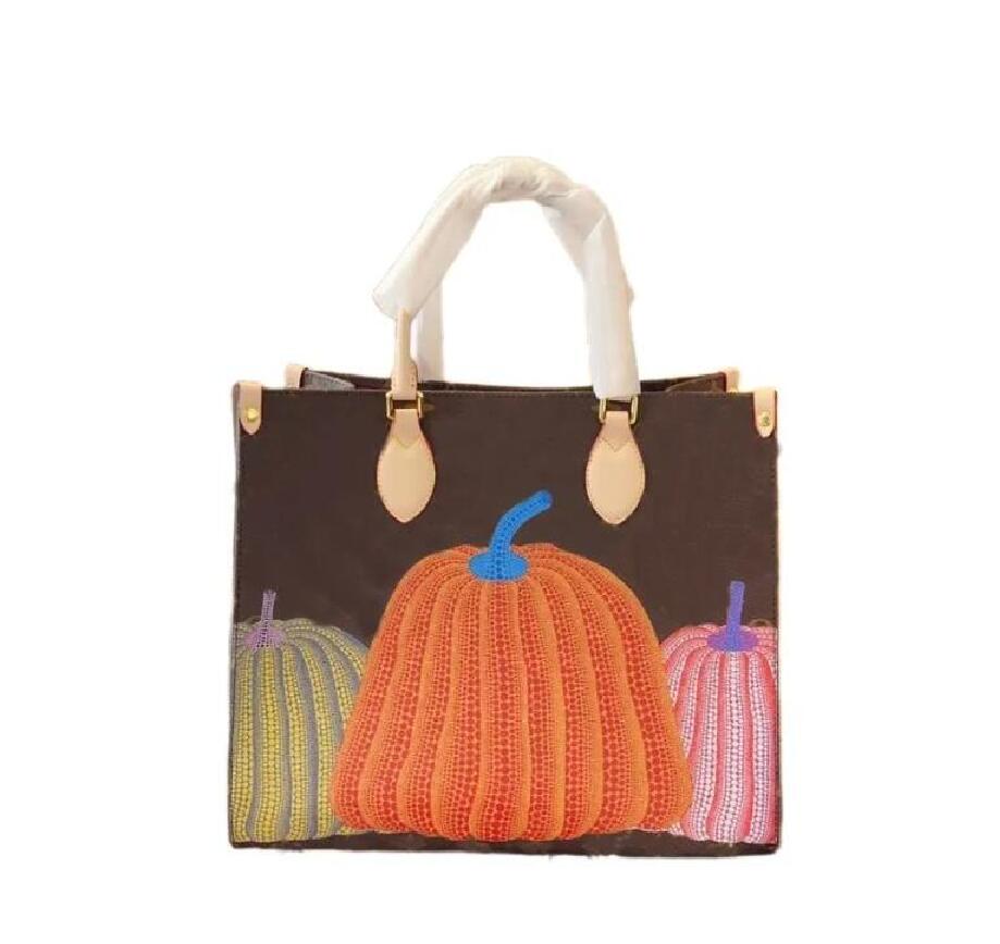 New Designers Tote Bag Kusama mini Totes Graphic printing Pumpkin Womens Designer Handbags Big Capacity Ladies Shopping Bags 35*27 cm, Red
New Designers Tote Bag Kusama mini Totes Graphic printing Pumpkin Womens Designer Handbags Big Capacity Ladies Shopping Bags 35*27 cm, Red