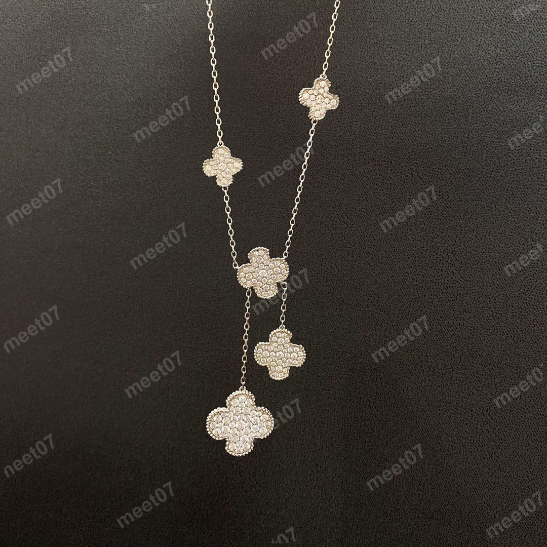 Hot bling diamond fashion 6 clover necklace irregular pendent necklace large and small clover necklaces for women
Hot bling diamond fashion 6 clover necklace irregular pendent necklace large and small clover necklaces for women