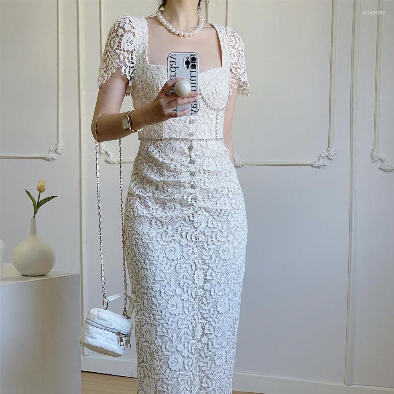Casual Dresses Women White Lace Dress Square Collar Short Sleeve Diamond Beaded Decoration Heavy Embroidery Lady Straight Long
Casual Dresses Women White Lace Dress Square Collar Short Sleeve Diamond Beaded Decoration Heavy Embroidery Lady Straight Long