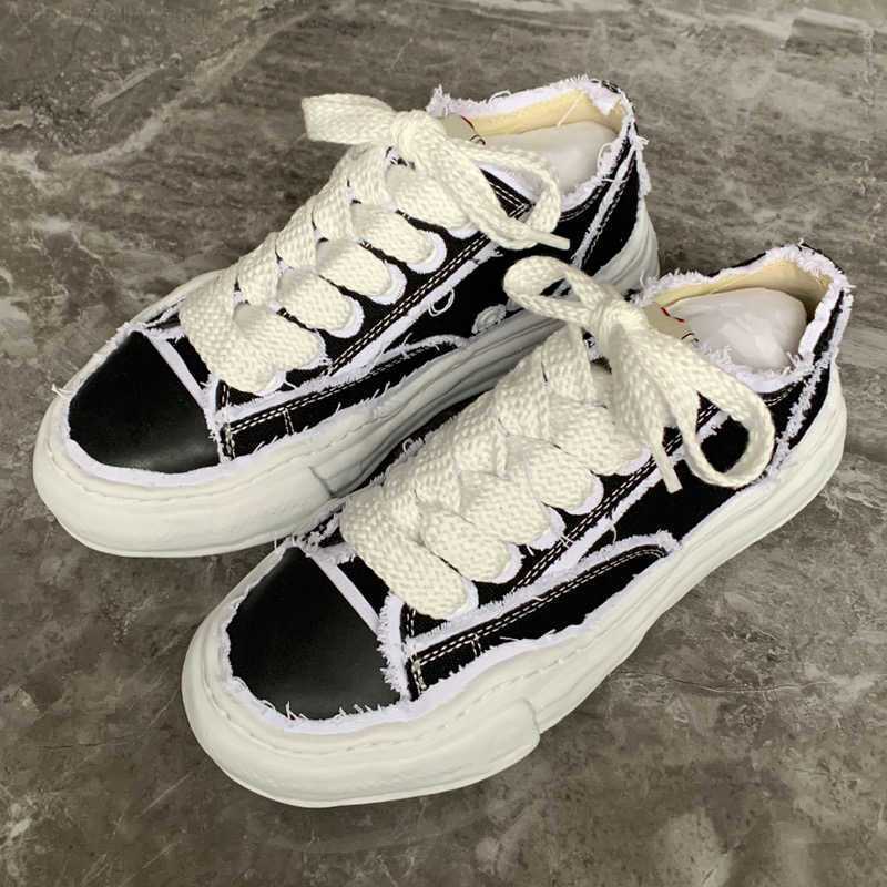 Co branded Maison Mihara Yasuhiro Dissolved Shoes MMY Men's and Women's Deformed Sole Damaged Canvas Shoes Casual Shoes, Color 13
Co branded Maison Mihara Yasuhiro Dissolved Shoes MMY Men's and Women's Deformed Sole Damaged Canvas Shoes Casual Shoes, Color 13