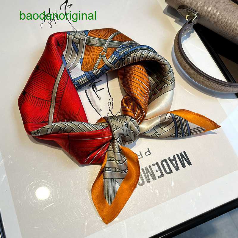 Hemres Designer Scarves Hangzhou Gift Silk Small Square 53cm Versatile Printed Scarf
Hemres Designer Scarves Hangzhou Gift Silk Small Square 53cm Versatile Printed Scarf