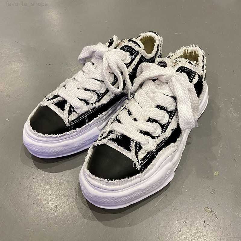 Co branded MMY Dissolving Shoes Designer Casual Shoes Maison Mihara Yasuhiro Black thick soled lovers' daddy sports casual board shoes, Color 5
Co branded MMY Dissolving Shoes Designer Casual Shoes Maison Mihara Yasuhiro Black thick soled lovers' daddy sports casual board shoes, Color 5