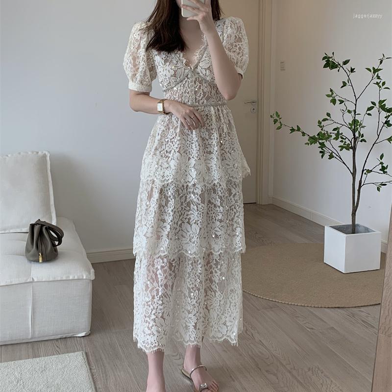 Casual Dresses Women Lace Embroidery Dress V Neck Diamond Beaded Decoration Lady Multi-layer Ruffles Short Cake
Casual Dresses Women Lace Embroidery Dress V Neck Diamond Beaded Decoration Lady Multi-layer Ruffles Short Cake