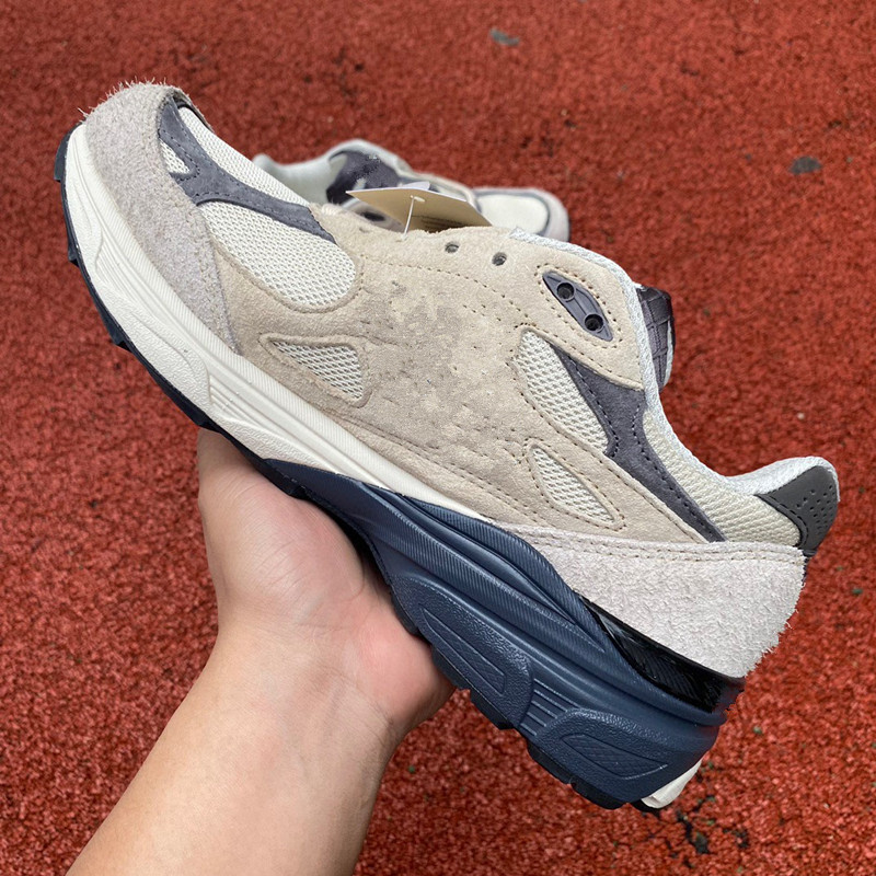 Teddy Santis 990v3 Moonbeam Sports Shoe Men M990v3 Sneakers Mens M990 Running Shoes Womens Training M990AD3, 01
Teddy Santis 990v3 Moonbeam Sports Shoe Men M990v3 Sneakers Mens M990 Running Shoes Womens Training M990AD3, 01