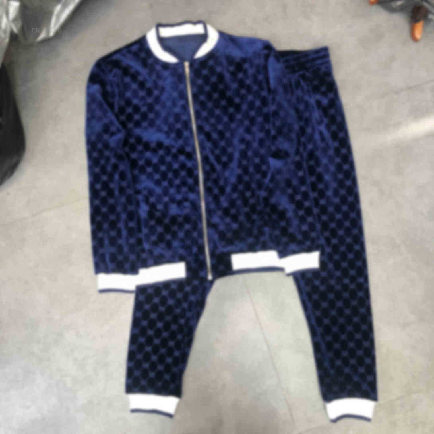 2023ss mens designers tracksuits French autumn winter fashion Velvet All letters tracksuit men designer high-quality windbreaker breathable, Blue
2023ss mens designers tracksuits French autumn winter fashion Velvet All letters tracksuit men designer high-quality windbreaker breathable, Blue