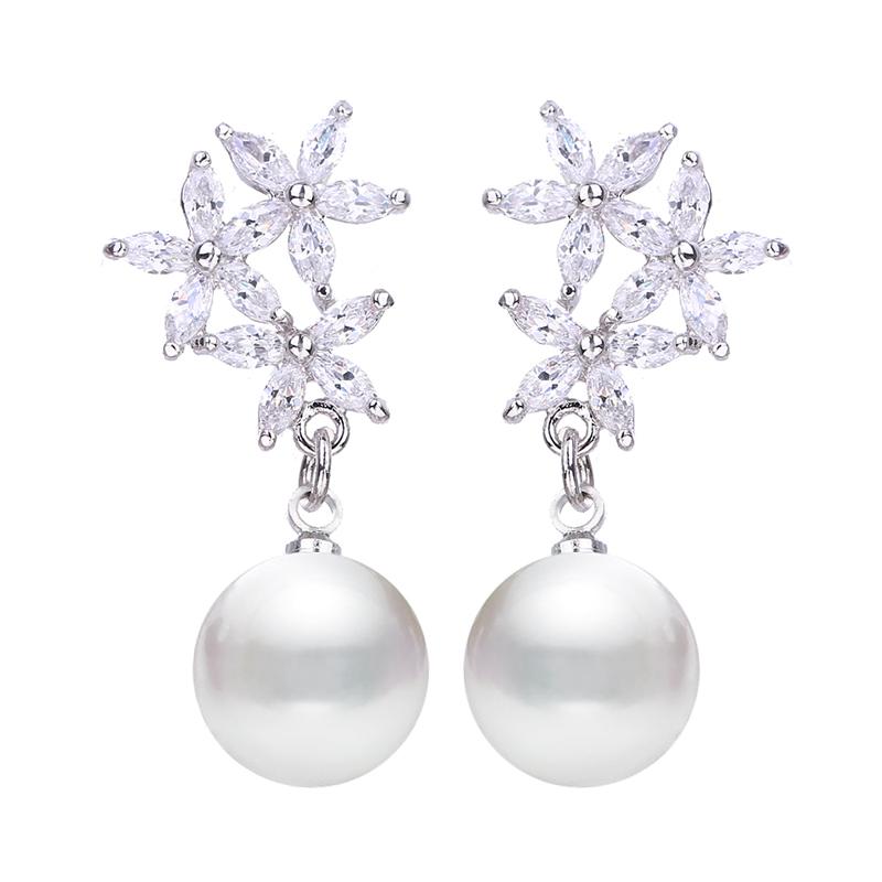 Stud Earrings Bettyue Brand Charm Fashion Luxury White Gold Color Cubic Zircon Flower Shape Jewelry For Woman Wedding Party GiftsStud
Stud Earrings Bettyue Brand Charm Fashion Luxury White Gold Color Cubic Zircon Flower Shape Jewelry For Woman Wedding Party GiftsStud