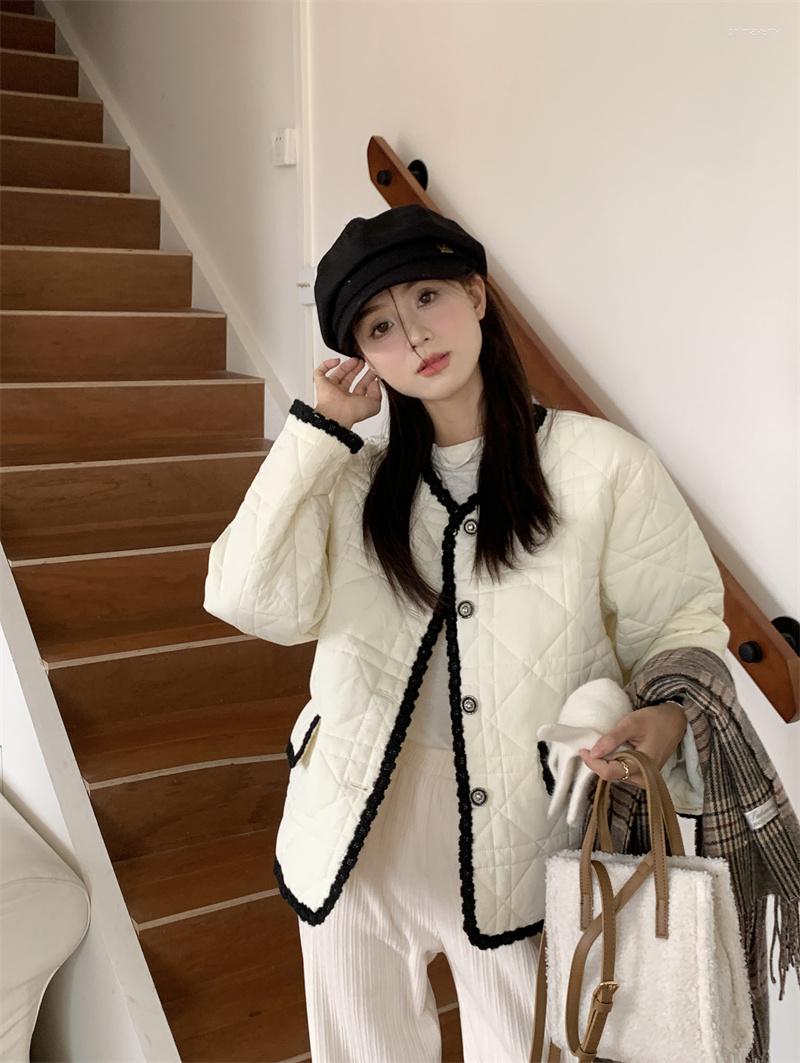 Women's T Shirts GY1085 2023's Latest Small Fragrance Design Color Contrast Diamond Grid Thickened Cotton Coat, Black
Women's T Shirts GY1085 2023's Latest Small Fragrance Design Color Contrast Diamond Grid Thickened Cotton Coat, Black