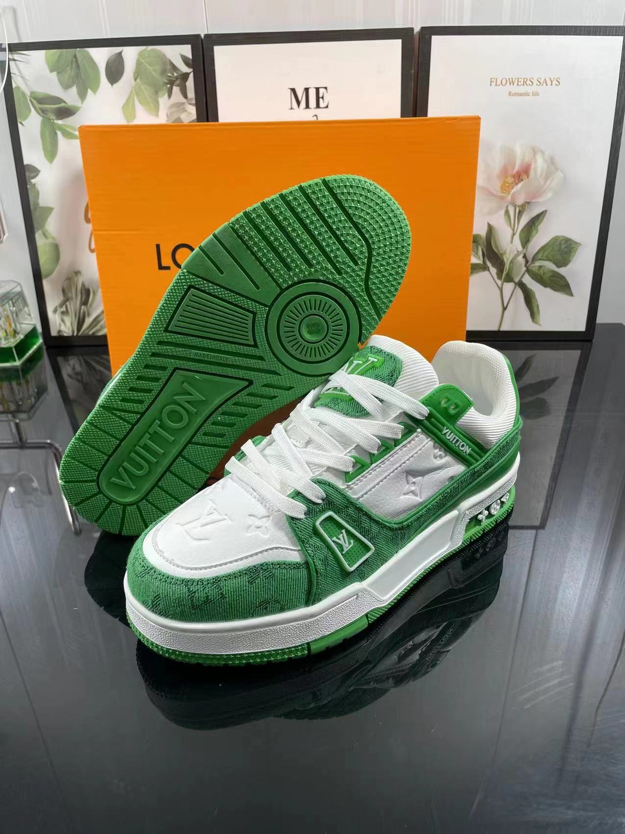 Louis Vuitton Designer Flat Sneakers Casual Shoes Nike Denim Canvas leather White Green Red Blue lettered fashion platform Men's and women's Low sneakers Gucci
Louis Vuitton Designer Flat Sneakers Casual Shoes Nike Denim Canvas leather White Green Red Blue lettered fashion platform Men's and women's Low sneakers Gucci
