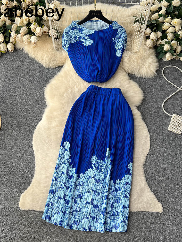 Two Piece Dress Summer Loose Pisces Suits O Neck Sleeveless TopHigh Waist Pleated Skirt Women Streetwear Casual Fashion Sets 230512, Red
Two Piece Dress Summer Loose Pisces Suits O Neck Sleeveless TopHigh Waist Pleated Skirt Women Streetwear Casual Fashion Sets 230512, Red