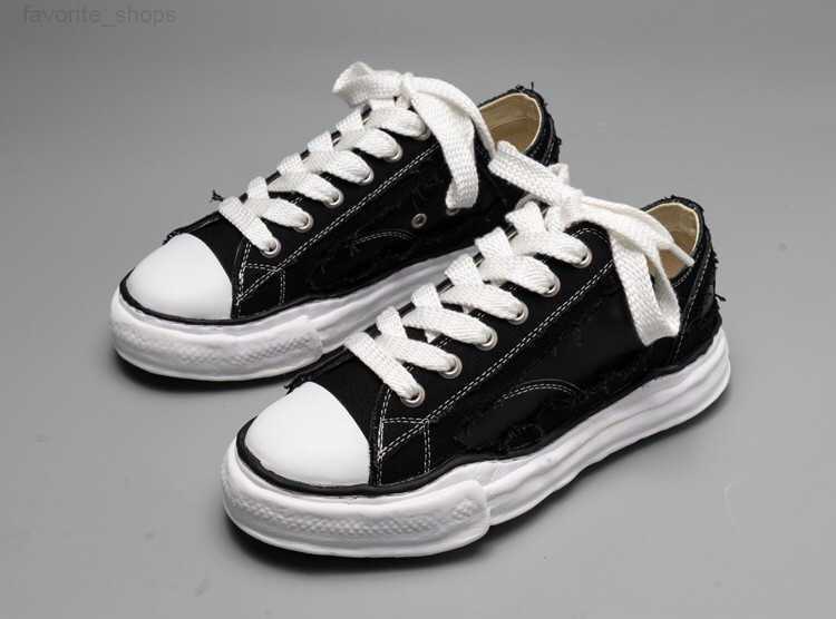 Co branded Maison Mihara Yasuhiro MMY Shoes Dissolve Shoes Men Casual Canvas Shoes Women's Sneakers Vintage Lace-up Black Solid Men's Sneaker, Color 3
Co branded Maison Mihara Yasuhiro MMY Shoes Dissolve Shoes Men Casual Canvas Shoes Women's Sneakers Vintage Lace-up Black Solid Men's Sneaker, Color 3