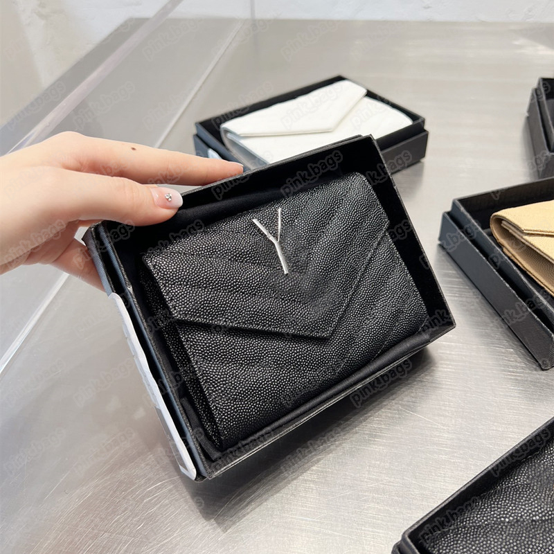 Mens Designer Wallet Womens Square Short Wallets Purses Leather Card Holder Luxury Coin Purse Zig Zag Pleated Clutch Bag 2305122BF, Silver buckle
Mens Designer Wallet Womens Square Short Wallets Purses Leather Card Holder Luxury Coin Purse Zig Zag Pleated Clutch Bag 2305122BF, Silver buckle