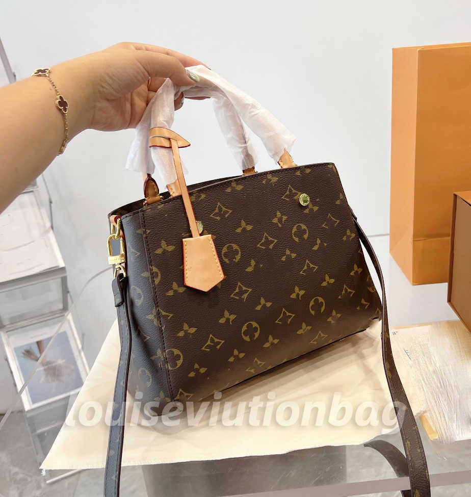 women shoulder bags handbags designer tote crossbody bag luxury fashion purses pu leather high quality large capacity shopping bag 103225
women shoulder bags handbags designer tote crossbody bag luxury fashion purses pu leather high quality large capacity shopping bag 103225
