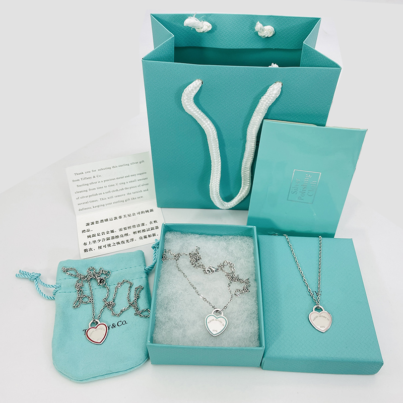 Luxury Designer Couple 19mm Heart Necklace Womens Stainless Steel Fashion Pendant Jewelry on The Neck Valentine Day Gift for Girlfriend Accessories Wholesale
Luxury Designer Couple 19mm Heart Necklace Womens Stainless Steel Fashion Pendant Jewelry on The Neck Valentine Day Gift for Girlfriend Accessories Wholesale