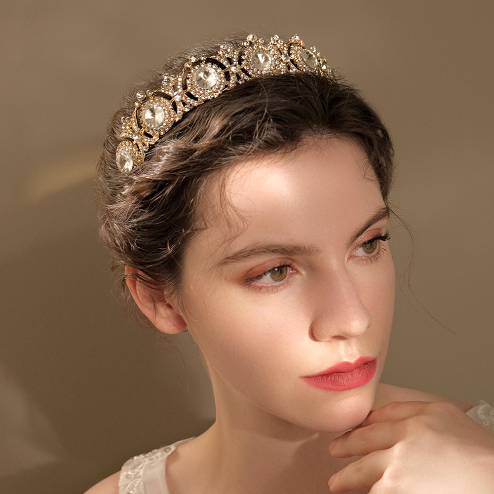 FS-0014 Alloy retro banquet headwear, rhinestone, zircon, sparkling girl's birthday gift, palace style, noble queen, crown, bride's wedding dress accessories
FS-0014 Alloy retro banquet headwear, rhinestone, zircon, sparkling girl's birthday gift, palace style, noble queen, crown, bride's wedding dress accessories