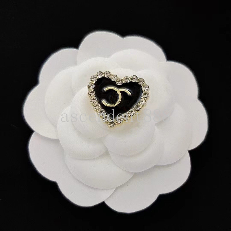 Fashion Designer Brooch For Women Luxury Jewelry Ladies Dress Accessory Pins Womens Heart Shape Small Brooches Designer Jewelry
Fashion Designer Brooch For Women Luxury Jewelry Ladies Dress Accessory Pins Womens Heart Shape Small Brooches Designer Jewelry