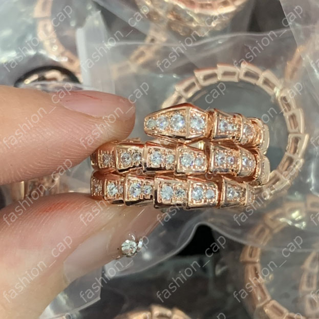 Full Diamond Rings Womens Designer Love Rings Fashion Snake Shaped Ring for Men Luxury Jewelry Rose Gold Silver Ring Wedding Gift
Full Diamond Rings Womens Designer Love Rings Fashion Snake Shaped Ring for Men Luxury Jewelry Rose Gold Silver Ring Wedding Gift