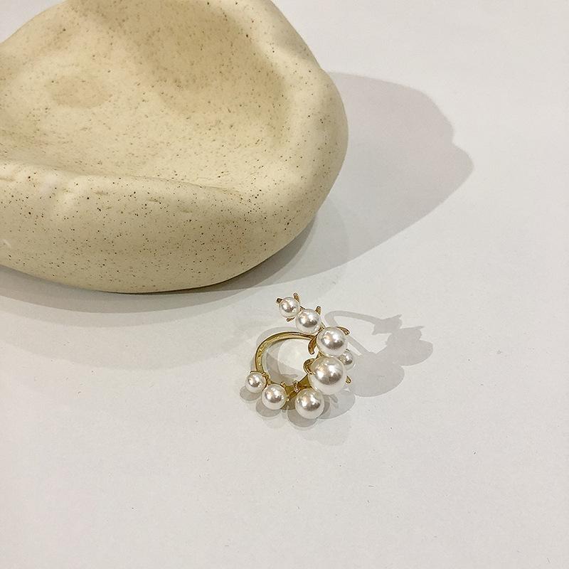 Wedding Rings Orgin Summer Vintage Moon Pearl Open Ring For Women Unique Design Twisted Irregular Bling Party Jewelry AccessoriesWedding
Wedding Rings Orgin Summer Vintage Moon Pearl Open Ring For Women Unique Design Twisted Irregular Bling Party Jewelry AccessoriesWedding