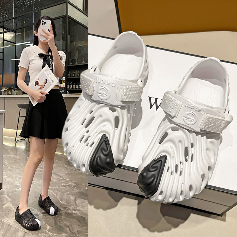 Platform Sandals New Sports Trend Casual Hole Shoes Men and Women Summer Non-slip Outer Wear EVA Slippers CROS HA6922-2, Black
Platform Sandals New Sports Trend Casual Hole Shoes Men and Women Summer Non-slip Outer Wear EVA Slippers CROS HA6922-2, Black
