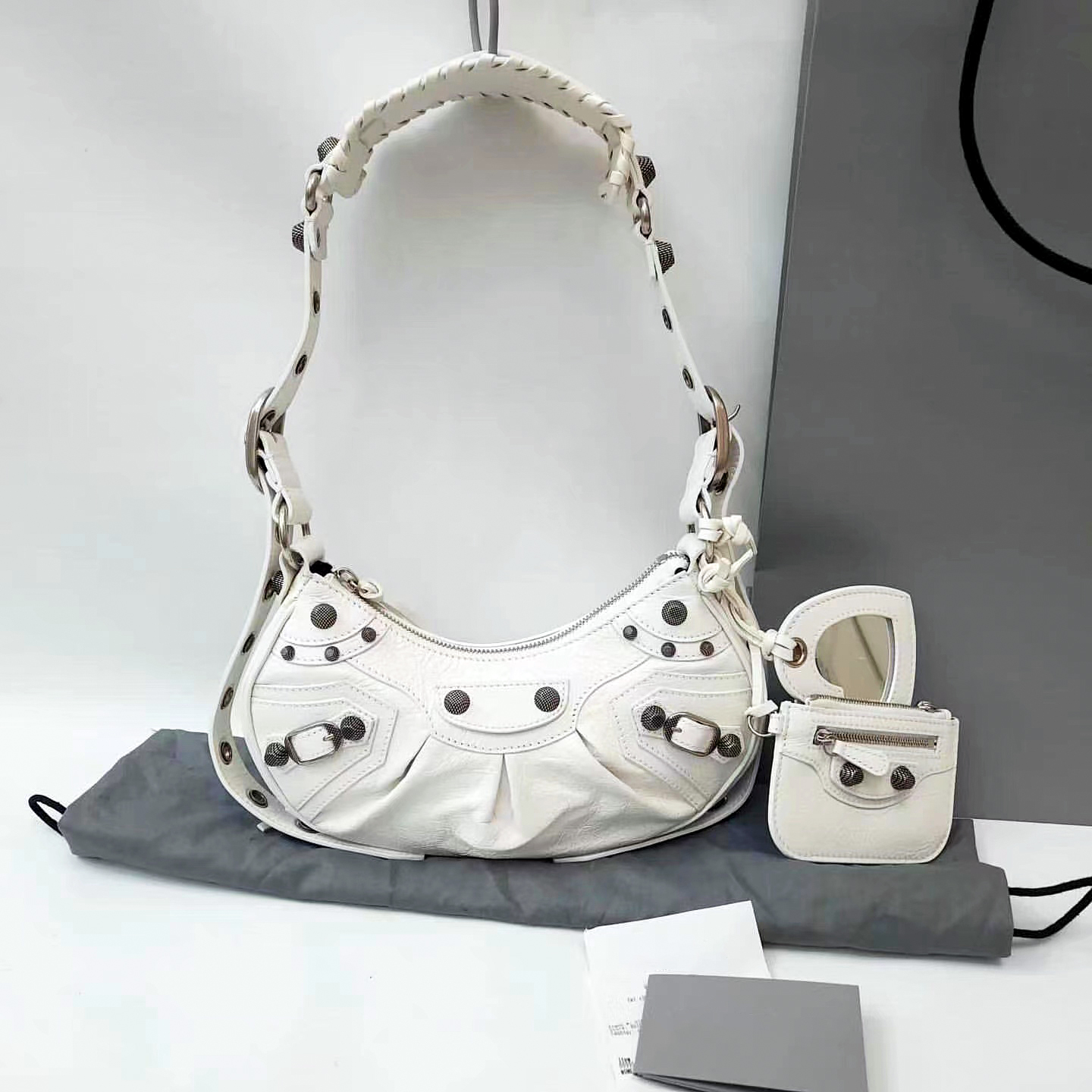 fashion womens Motorcycle Bag LE CAGOLE Genuine Leather crossbody half moon Designer shoulder bags purses mens Luxury clutch bag travel handbag lady Zipper tote bag, Green
fashion womens Motorcycle Bag LE CAGOLE Genuine Leather crossbody half moon Designer shoulder bags purses mens Luxury clutch bag travel handbag lady Zipper tote bag, Green