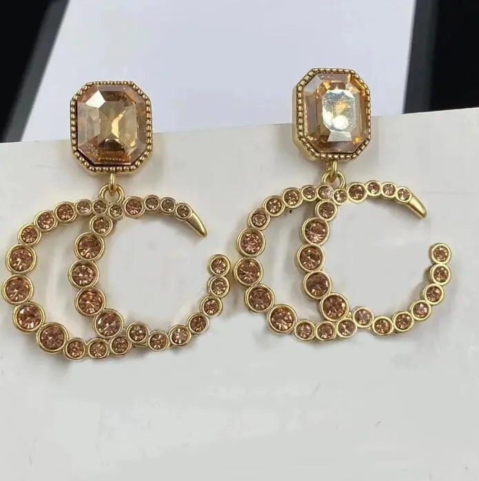 New Charm Earrings Fashion Luxury Brand Designer Pink Gemstone Alphabet Wedding Party Valentine's Day Christmas Gift Excellent Quality Jewelry with Box
New Charm Earrings Fashion Luxury Brand Designer Pink Gemstone Alphabet Wedding Party Valentine's Day Christmas Gift Excellent Quality Jewelry with Box