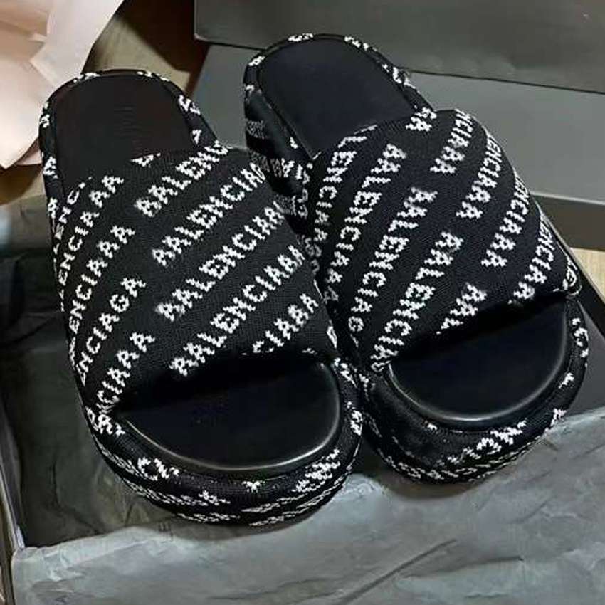 2023 Designer Slippers Women's Fashion Embroidered Canvas Designer Slippers Girls Canvas Covered Platform Sandals with Dust Bag Large9, #2
2023 Designer Slippers Women's Fashion Embroidered Canvas Designer Slippers Girls Canvas Covered Platform Sandals with Dust Bag Large9, #2