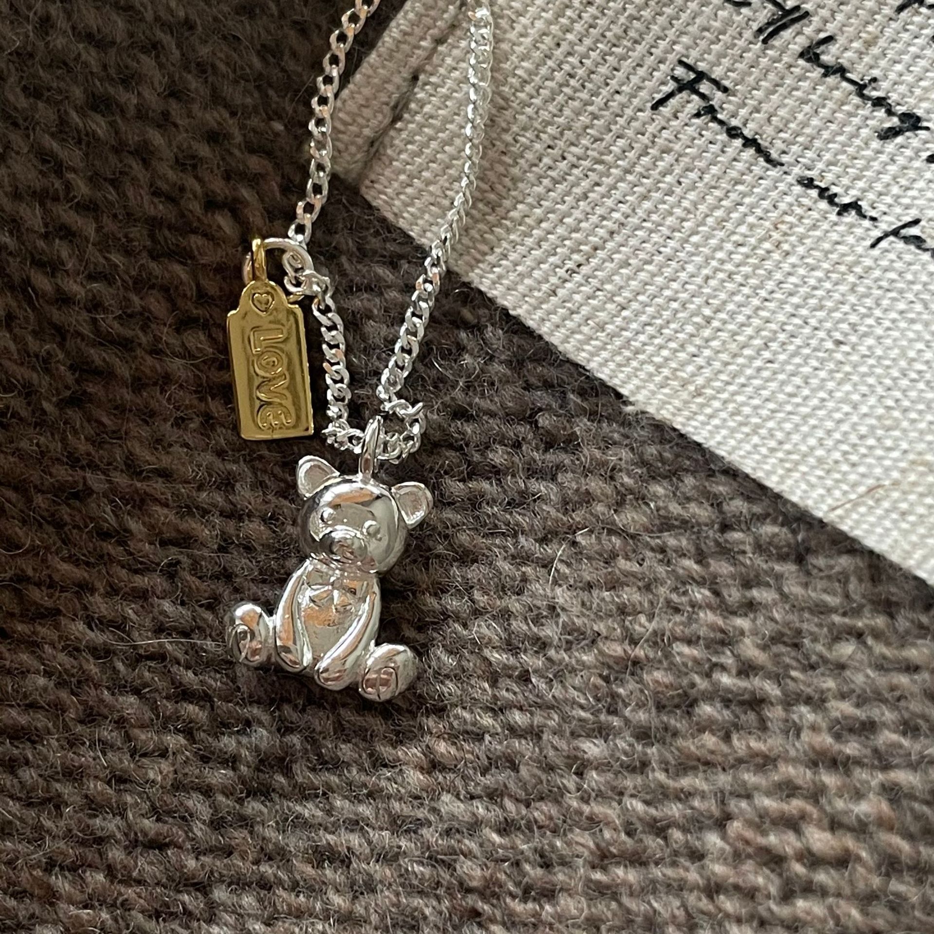 Korean 925 Sterling Silver Necklace Bear Female Accessories Accessories Simple Personality Love Necklace
Korean 925 Sterling Silver Necklace Bear Female Accessories Accessories Simple Personality Love Necklace