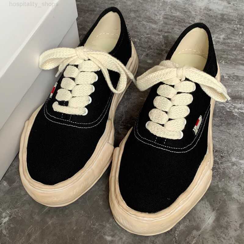 Co branded Maison Mihara Yasuhiro MMY Dissolved Shoes Versatile Casual Canvas Shoes Men's and Women's High rise Board Shoes, Color 3
Co branded Maison Mihara Yasuhiro MMY Dissolved Shoes Versatile Casual Canvas Shoes Men's and Women's High rise Board Shoes, Color 3