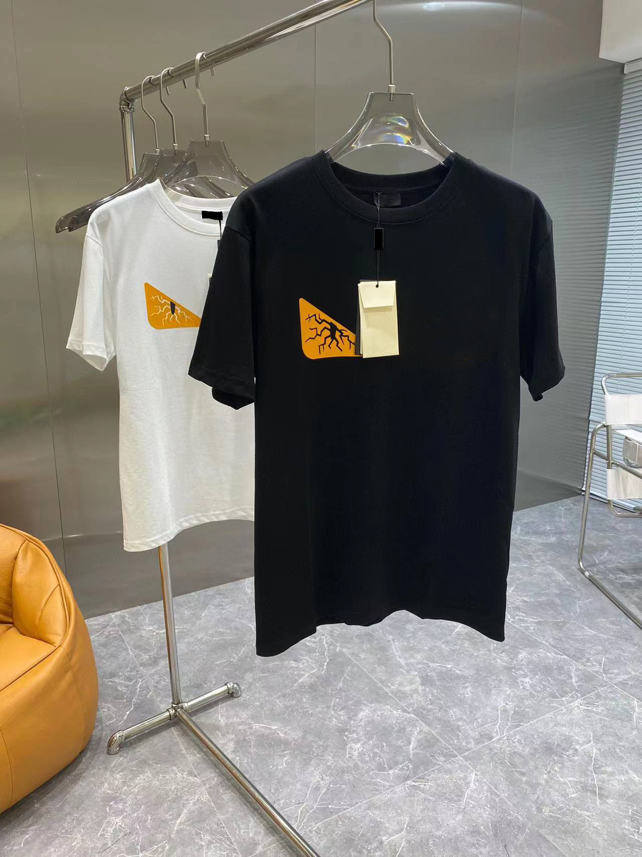 Summer Mens Designer T Shirt Casual Man Womens Tees With Letters Print Short Sleeves Top Sell Luxury Men Hip Hop clothes SIZE S-4XL, Black
Summer Mens Designer T Shirt Casual Man Womens Tees With Letters Print Short Sleeves Top Sell Luxury Men Hip Hop clothes SIZE S-4XL, Black