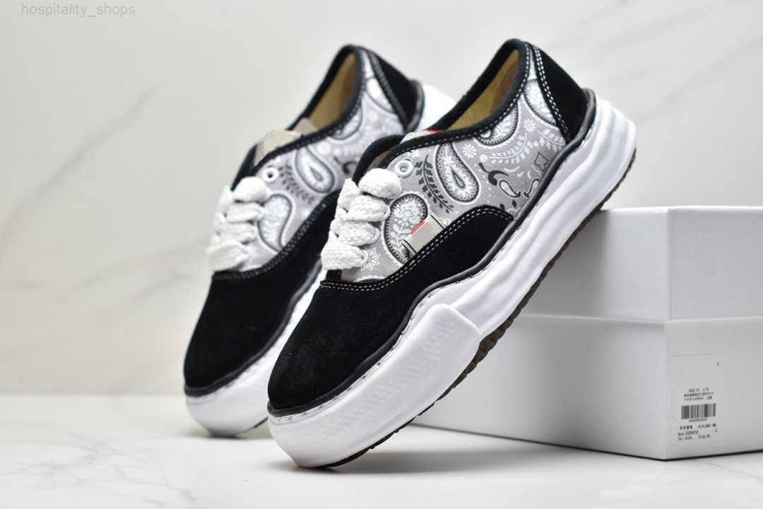 Maison Mihara Yasuhiro Dissolved MMY Shoes Canvas Shoes Thick Sole Sports Casual Men's and Women's Shoes, Color 2
Maison Mihara Yasuhiro Dissolved MMY Shoes Canvas Shoes Thick Sole Sports Casual Men's and Women's Shoes, Color 2