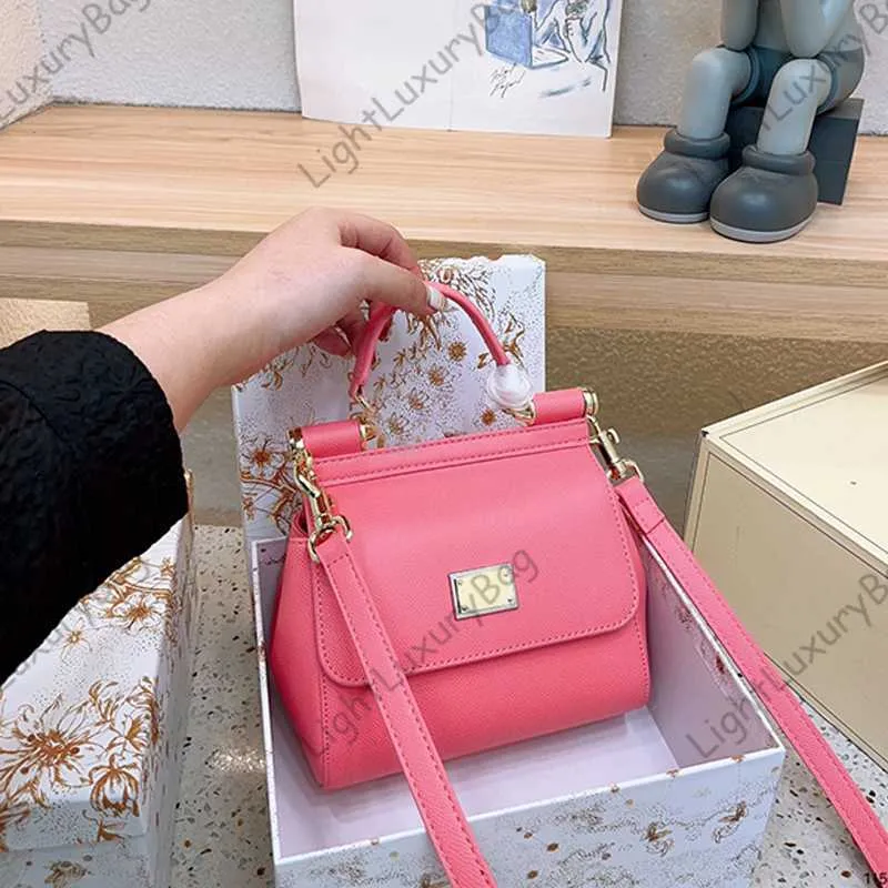 2023 new Designer Shoulder Bag Women Purse Flap Handbag Designesr Crossbody Bags Lady Fashion Leather Handbags Removable Shoulders Strap, Blue
2023 new Designer Shoulder Bag Women Purse Flap Handbag Designesr Crossbody Bags Lady Fashion Leather Handbags Removable Shoulders Strap, Blue