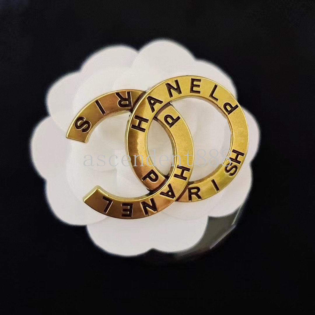 20 Style Brand C Double Letter Brooches Women Designer Brooch Pearl Rhinestone Crystal Retro Broochs Suit Laple Pin Fashion Jewelry Accessories Gifts
20 Style Brand C Double Letter Brooches Women Designer Brooch Pearl Rhinestone Crystal Retro Broochs Suit Laple Pin Fashion Jewelry Accessories Gifts