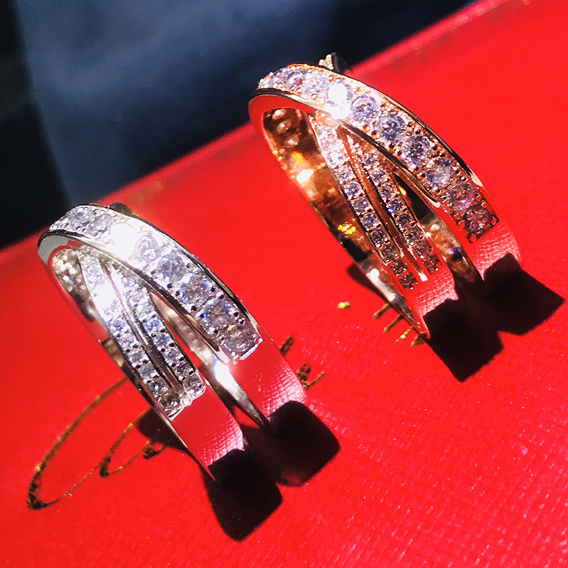 Luxury designers can choose personalized products in two colors: diamond, silver, rose, and gold. Exquisite products make multifunctional gifts great
Luxury designers can choose personalized products in two colors: diamond, silver, rose, and gold. Exquisite products make multifunctional gifts great