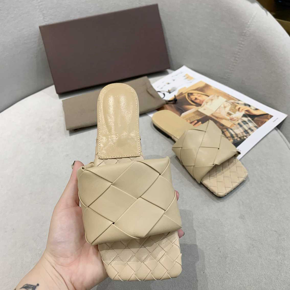 Top designer slippers Bottegas Women's fashion luxury sandals summer casual flat slide slippers Tv02, 10
Top designer slippers Bottegas Women's fashion luxury sandals summer casual flat slide slippers Tv02, 10