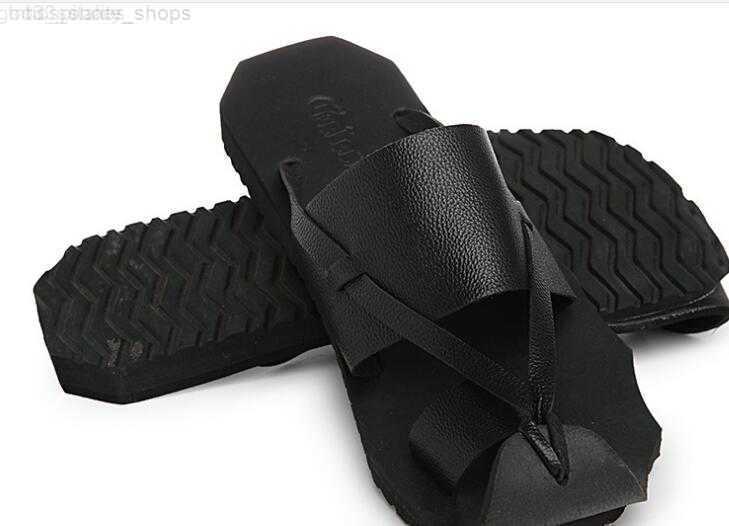 Summer new men's shoes toe Y3 black warrior beach drag sandals casual Korean version of the male shoes leather drag
Summer new men's shoes toe Y3 black warrior beach drag sandals casual Korean version of the male shoes leather drag