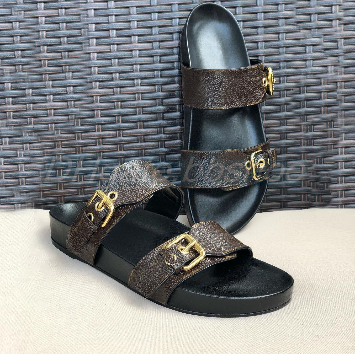 2023 new slides Flat luxury mule woman shoe canvas designer man sandal leather strap with gold-tone buckles Adjusted Gold Buckles slipper, #1
2023 new slides Flat luxury mule woman shoe canvas designer man sandal leather strap with gold-tone buckles Adjusted Gold Buckles slipper, #1