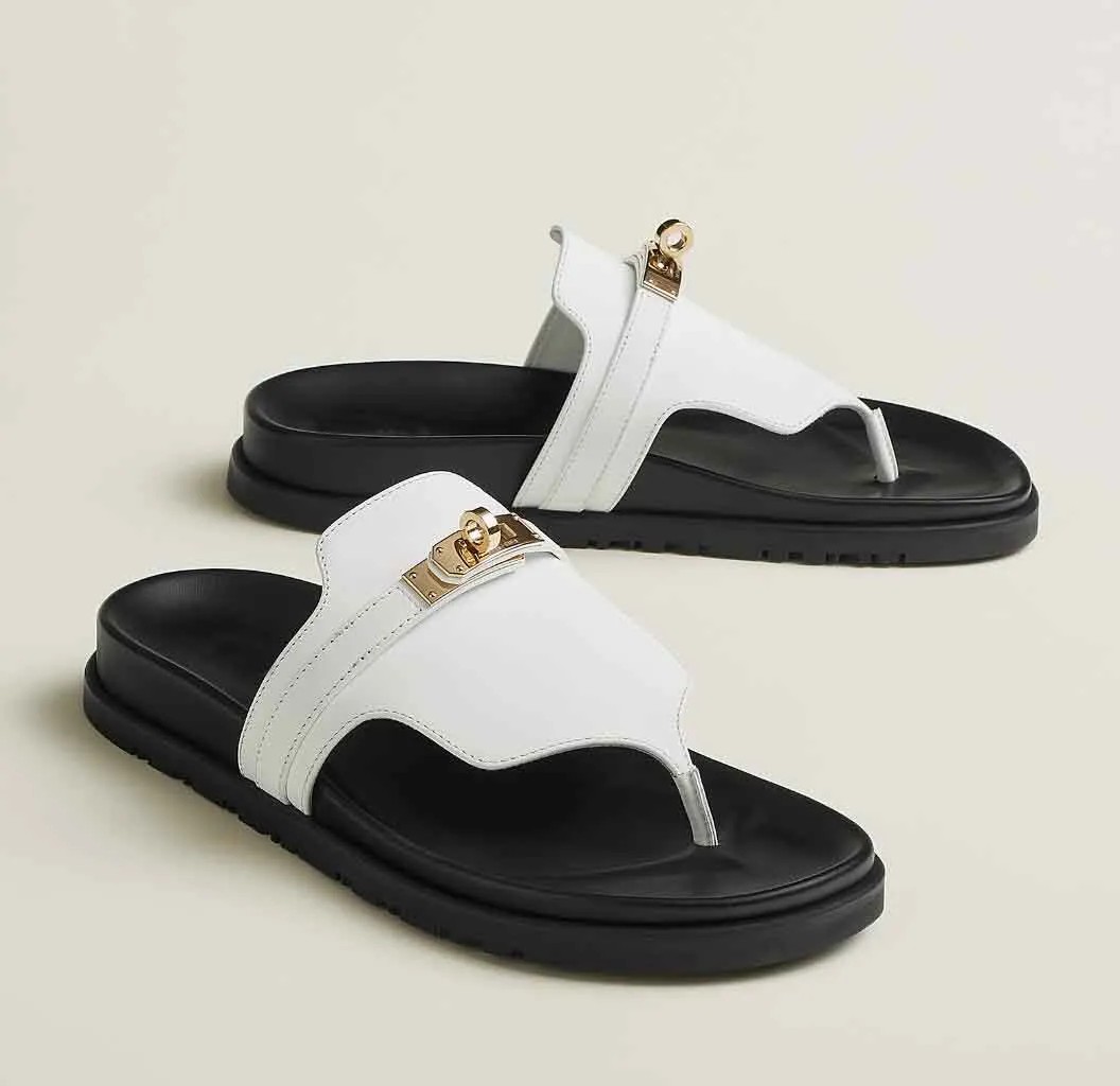 Summer 2023 Men Empire Sandals Shoes Calfskin Leather Flip Flops Palladium-plated Kelly Buckle Beach Slide Flats Anatomical Sole Discount Footwear
Summer 2023 Men Empire Sandals Shoes Calfskin Leather Flip Flops Palladium-plated Kelly Buckle Beach Slide Flats Anatomical Sole Discount Footwear