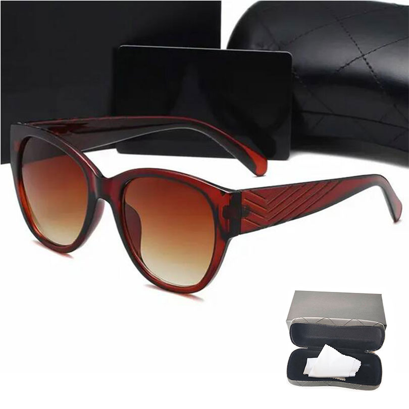 High Quality beach Womans Sunglasses Luxury vintage Mens Sun glasses net red same glasses Brand men Designer eyeglass Gradient women spectacles 5142 Sun glasses
High Quality beach Womans Sunglasses Luxury vintage Mens Sun glasses net red same glasses Brand men Designer eyeglass Gradient women spectacles 5142 Sun glasses